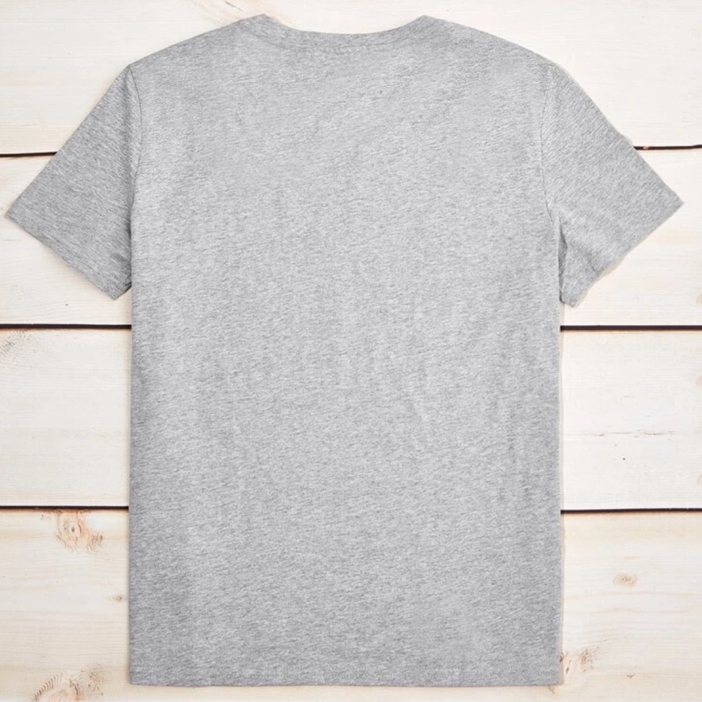 🆕 (M, L) Gray “Smile” Graphic Tee - Picture 3 of 4